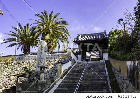 岡山縣宇都堂本人寺石階和三門瀨戶內市 岡山縣宇都堂本人寺石階和三門瀨戶內市 63513412