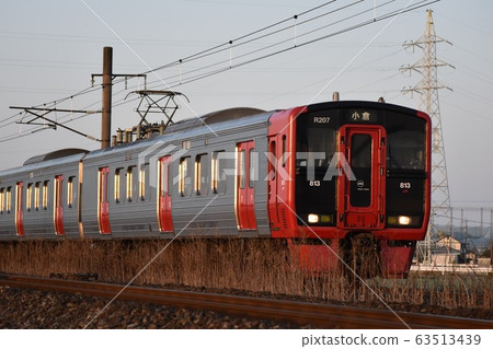 通勤列車 通勤列車 63513439