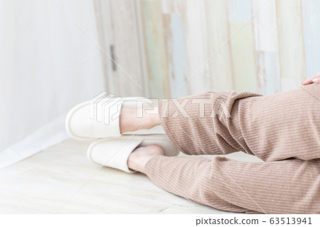 穿房間的女人 穿房間的女人 63513941