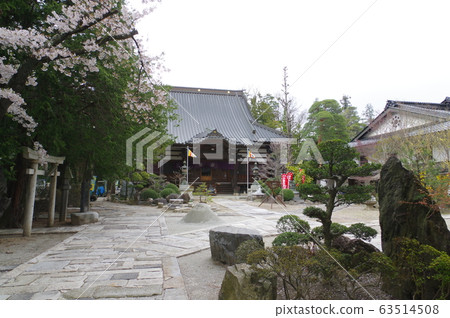 Shinshu Azumino Toyoshina Hozoji precinct Temple of the Jodo sect built in the Muromachi period Shinshu Azumino Toyoshina Hozoji precinct Temple of the Jodo sect built in the Muromachi period 63514508