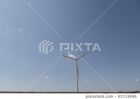 抬頭看著茨城縣柳川海岸風車的景觀 63519066