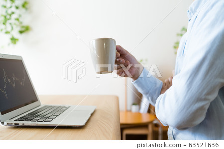 Male Day Trader Laptop Male Day Trader Laptop 63521636