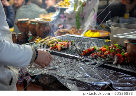 The hustle and bustle of Jamaâ El Fna Square 63526858