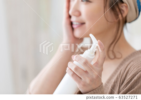 Woman in room wear Woman in room wear 63527271