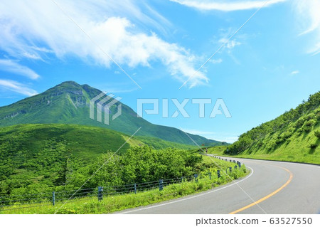 Hokkaido blue sky and Shiretoko landscape in summer 63527550