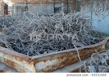 Scrap iron Scrap iron 63531989