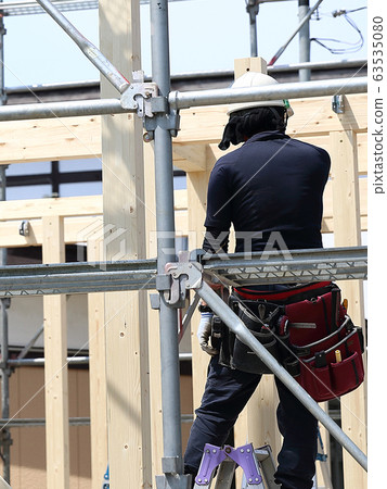 建造新房子的工匠 建造新房子的工匠 63535080