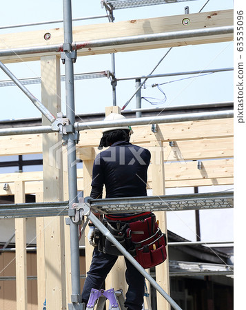 建造新房子的工匠 建造新房子的工匠 63535096