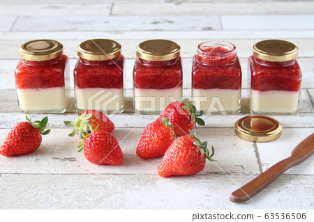 Strawberry milk jam 63536506