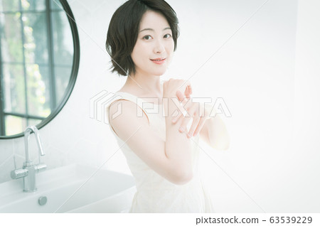 Women beauty Women beauty 63539229