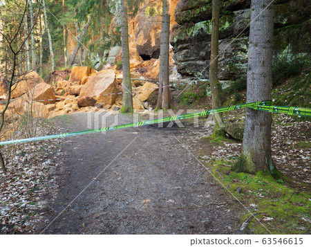 Closed road due collapsed rocks massive and slope Closed road due collapsed rocks massive and slope 63546615
