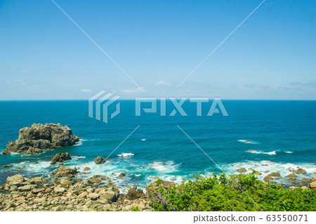 From the train window of Japan JR Gono Line Sea of Japan From the train window of Japan JR Gono Line Sea of Japan 63550071