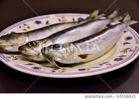 Sardine full round dried 63556915