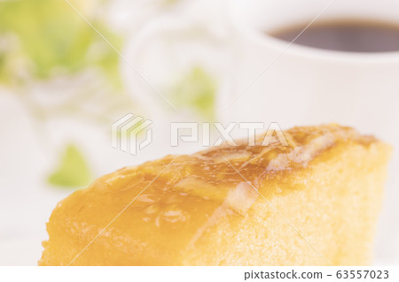 菠蘿蛋糕 63557023