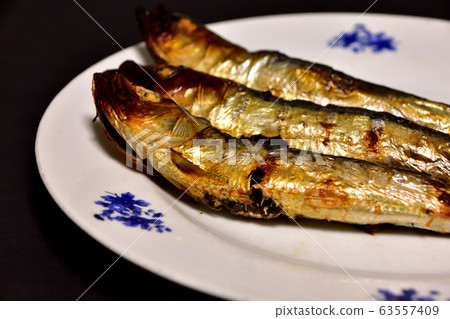 Roasted sardines 63557409