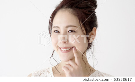 Woman beauty teeth whitening 63558617