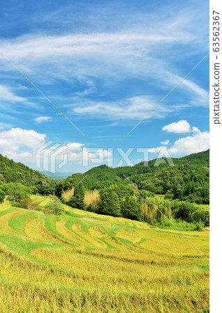 千葉縣秋天的藍天和大山千ma田 63562367