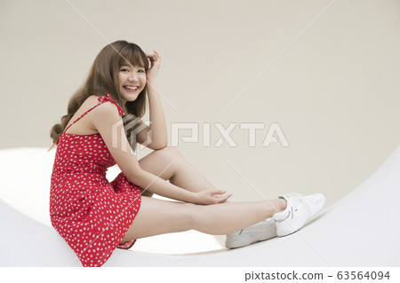 Resort fashion woman portrait Resort fashion woman portrait 63564094