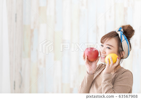 穿房間的女人 穿房間的女人 63567908