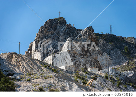 Apuan Alps Italy - Famous quarries of white Carrara marble 63575016