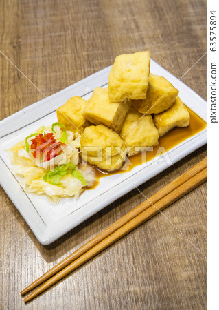 台灣美食臭豆腐 台灣美食臭豆腐 63575894