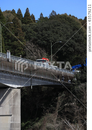 橋樑檢查（鹿兒島縣薩摩郡薩摩町的牛陽橋） 63579211