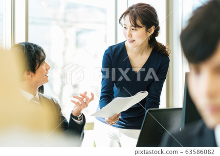 Business office consultation boss subordinate Business office consultation boss subordinate 63586082