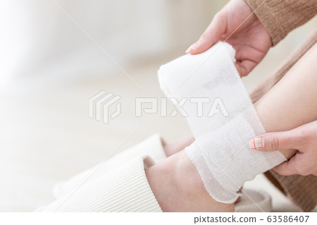 Woman in room wear Woman in room wear 63586407