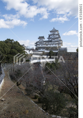 Beautiful white Himeji Castle in autumn season in 63588601