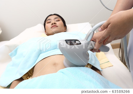 Treatment on Asian Woman as patient to make skin 63589266