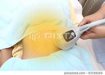 Treatment on Asian Woman as patient to make skin 63589268