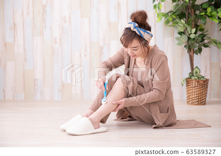 穿房間的女人 穿房間的女人 63589327