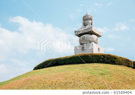 Mimizuka, Ear and Nose Mound Tomb in Kyoto, Japan 63589404