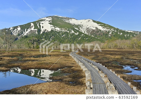 Ozegahara and Shidoyama on wooden path Ozegahara and Shidoyama on wooden path 63592169