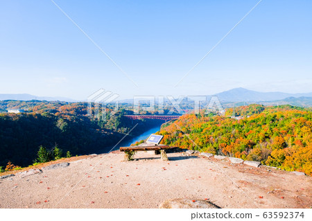 內木城遺蹟的風景(從Enakyo和Kasagi山看的Kasagi Yakura景色) 內木城遺蹟的風景(從Enakyo和Kasagi山看的Kasagi Yakura景色) 63592374