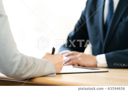 Men and women contract 63594656