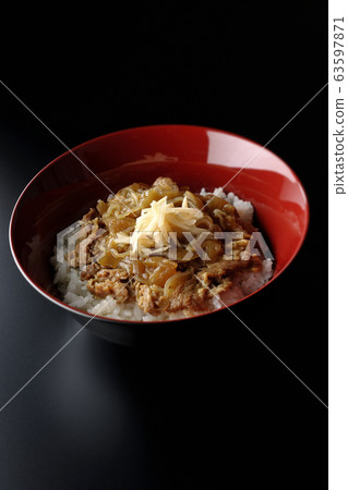 牛肉飯 63597871