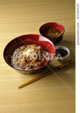 牛肉飯 63598419