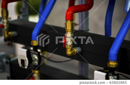 Heating system's cooper pipes with ball valves 63602665
