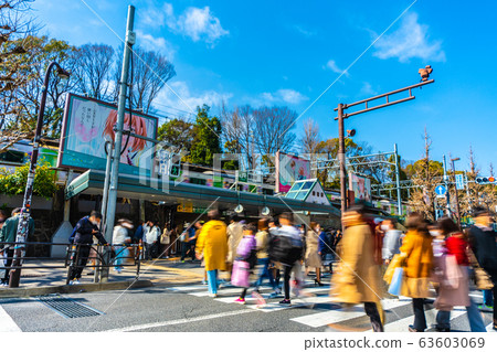日本東京城市景觀,俯瞰原宿車站等= 2020年3月21日 日本東京城市景觀,俯瞰原宿車站等= 2020年3月21日 63603069