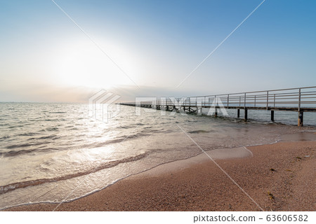 Pontoon for descent into the water 63606582