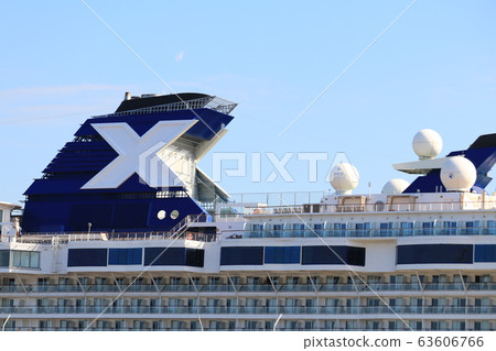 Large passenger ship at Yokohama Port 63606766