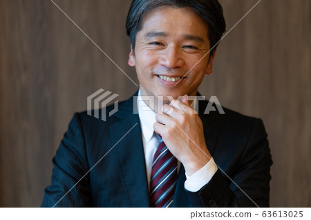 一個中年男子的肖像 63613025