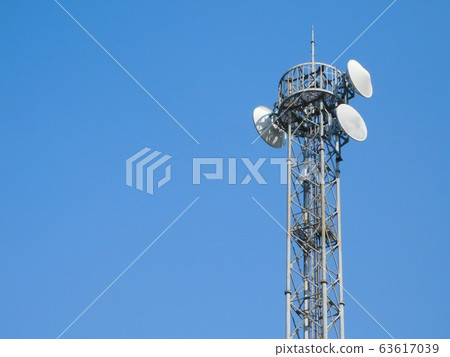 帶拋物面天線的無線電塔 帶拋物面天線的無線電塔 63617039