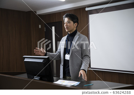 休閒商務介紹介紹男性會議室40多歲50多歲 63624288