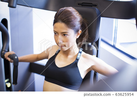 Women training 63625954