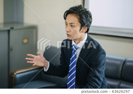 Business people meeting 63626297