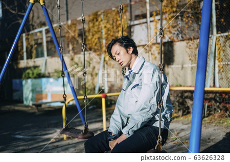 在公園裡的商人 在公園裡的商人 63626328