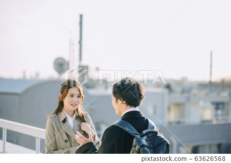 Couple on the rooftop 63626568
