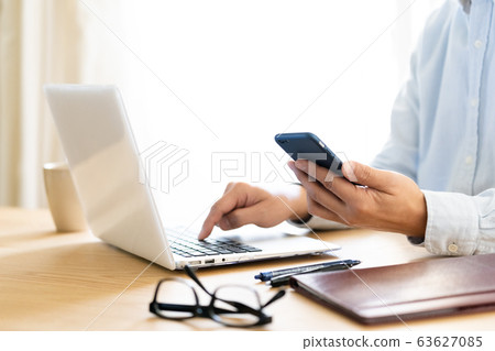 男性智能手機PC 63627085